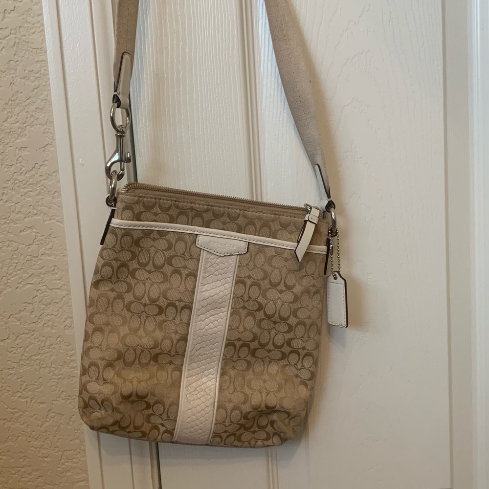 Cross body Coach bag